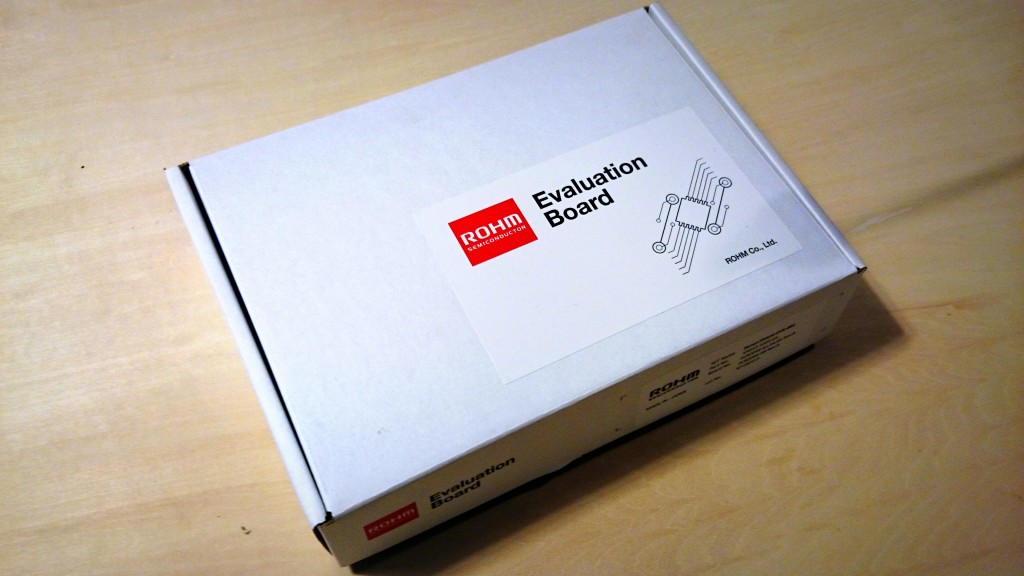 最近收到了Device Plus编辑部寄来的一个白色箱子