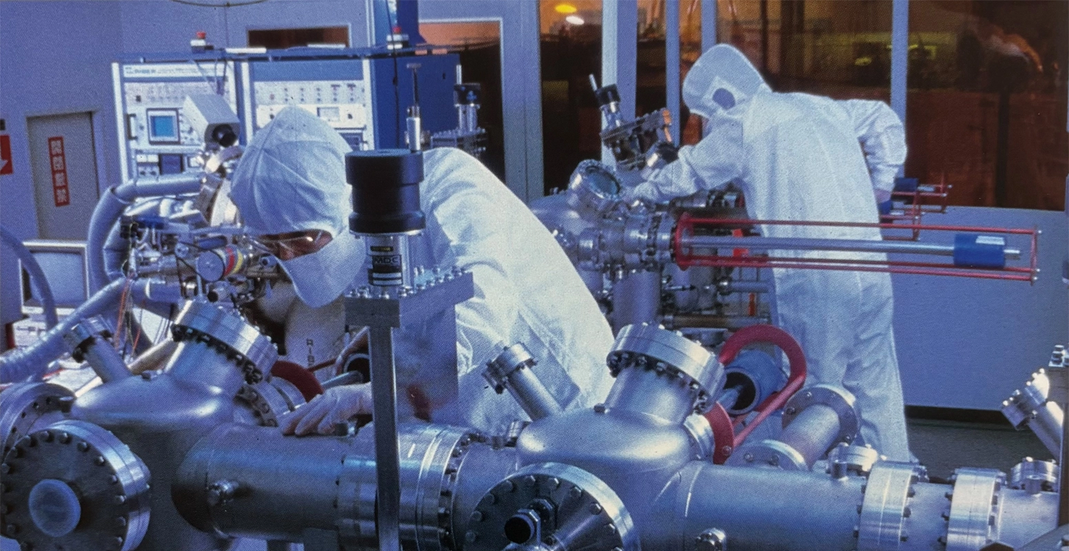 MBE (Molecular Beam Epitaxy) equipment